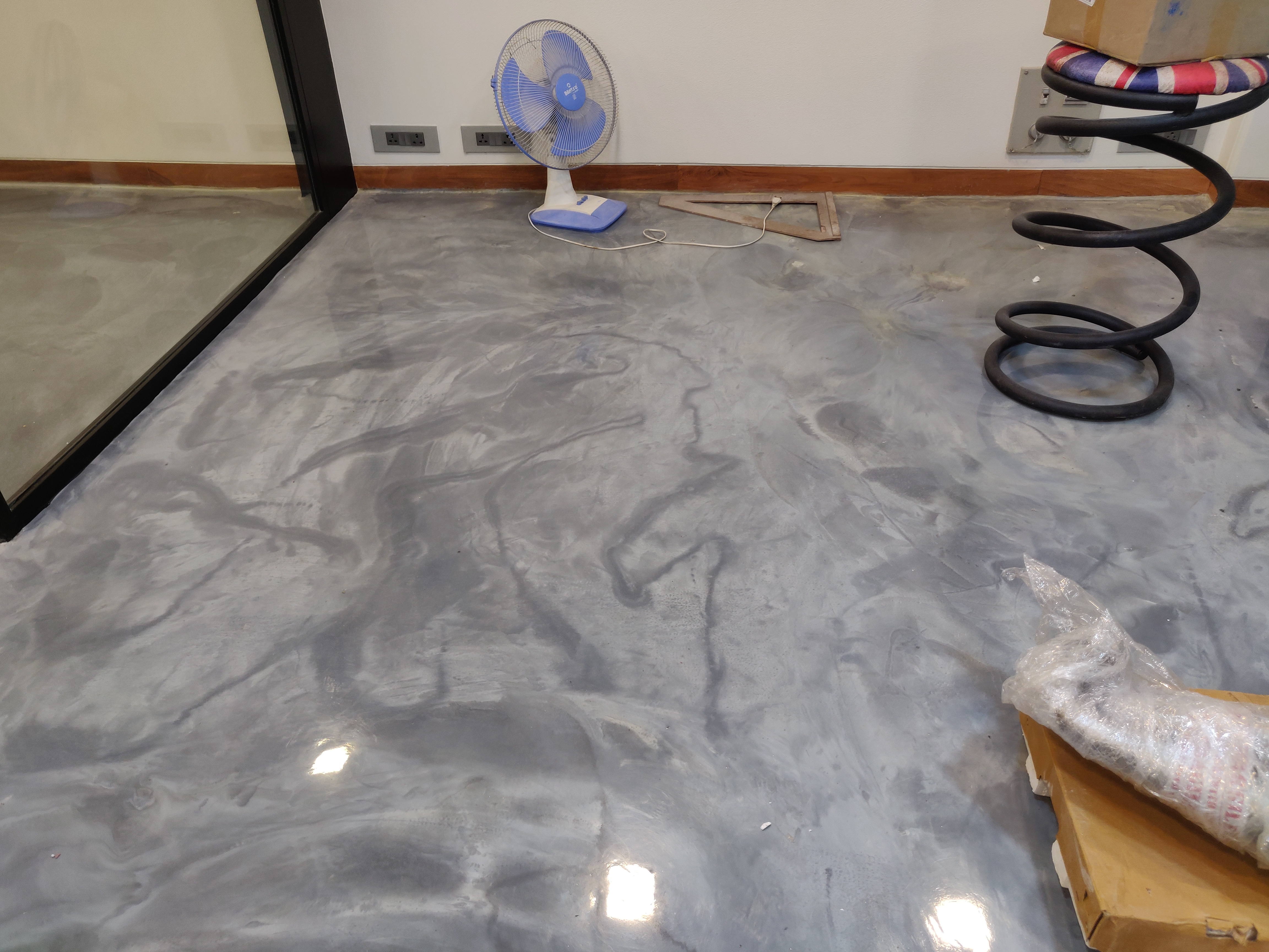 Polished Retail Shop Epoxy Floor Application